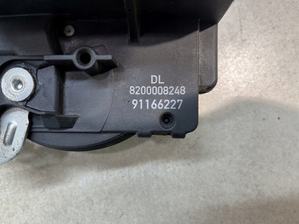 фото №10, Замок дверь правый перед 3pin opel vivaro i 2.5 cdti 8200008248