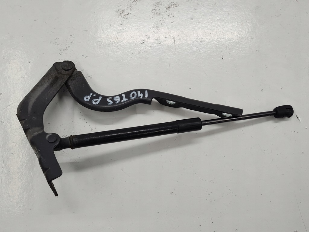 фото №1, Hyundai i40 петля капот правий t6s