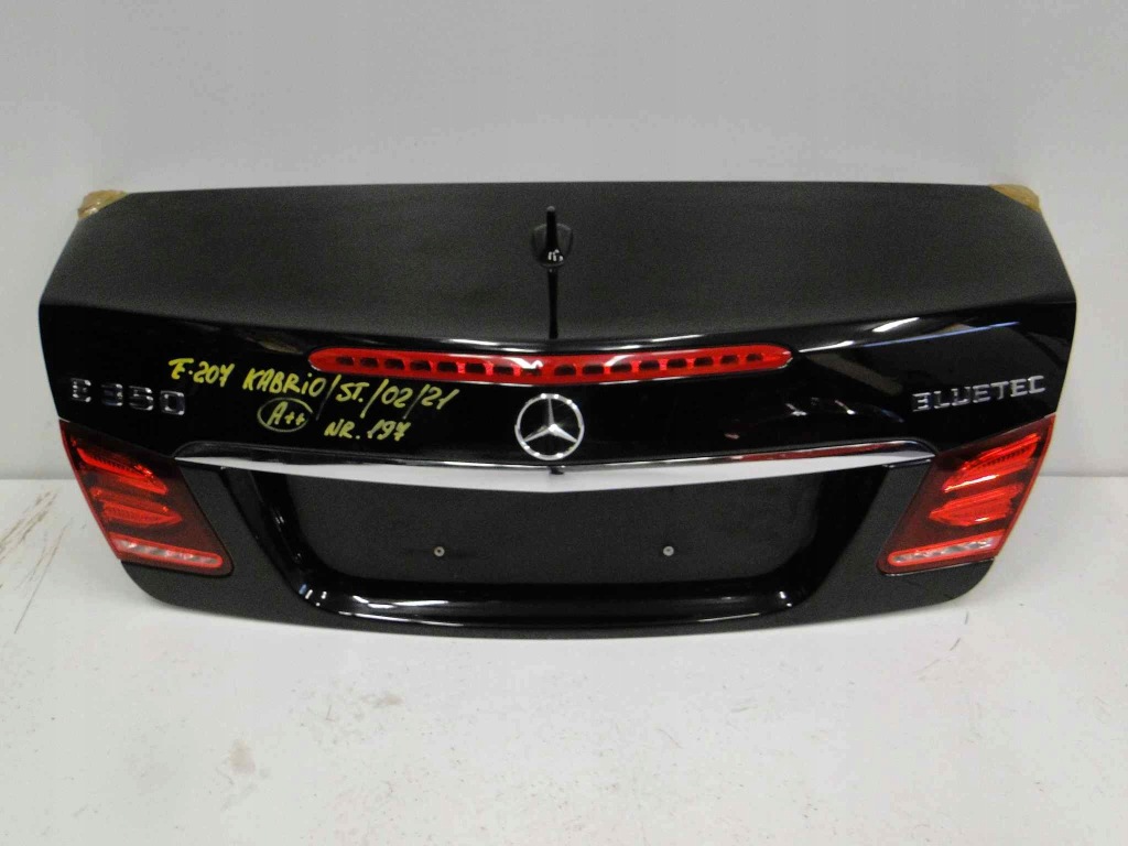 Mercedes e 207 кабриолет  крышка багажника задняя багажника w207 Киев