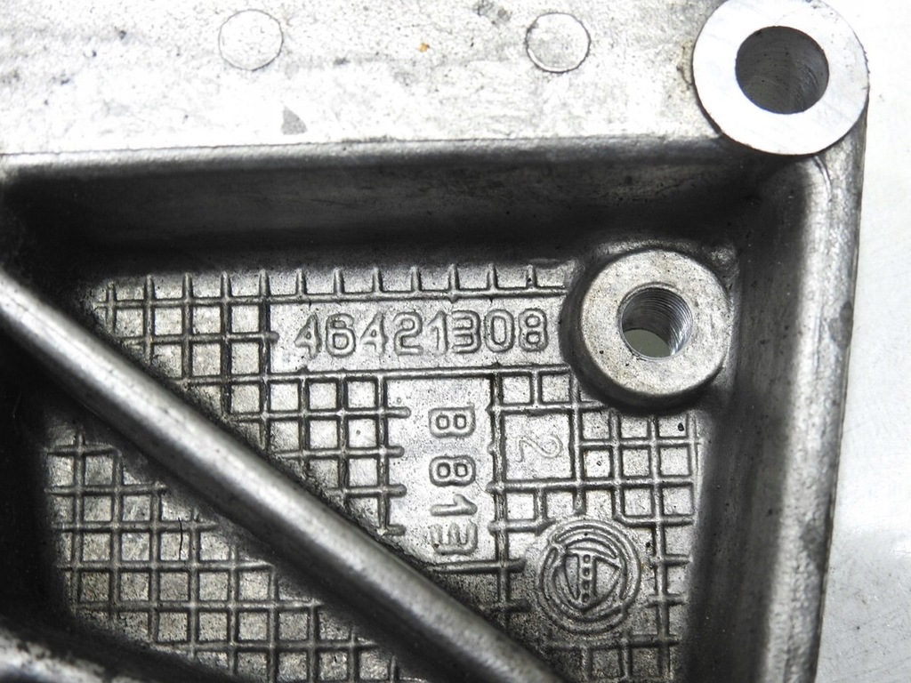 фото №8, Опора кронштейн полуось правая lancia lybra 2.4 jtd