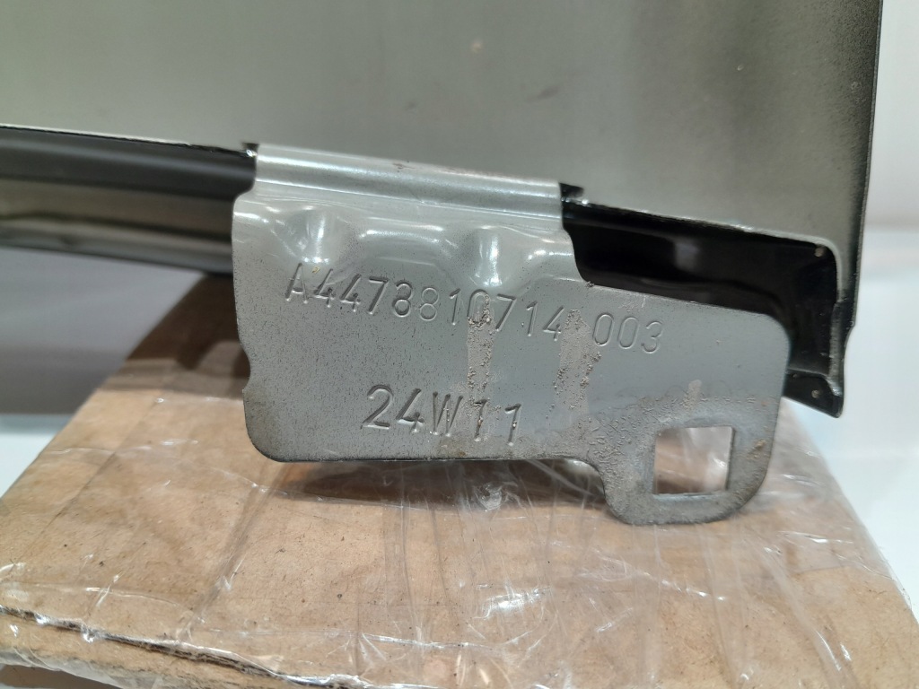 Mercedes v klasa w447 крила правий передній перед a4478810714 Доставка