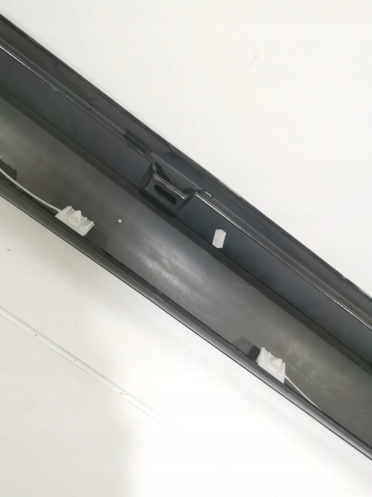 Молдинг поріг права 3aa853856 passat b7 оригінал !! Доставка