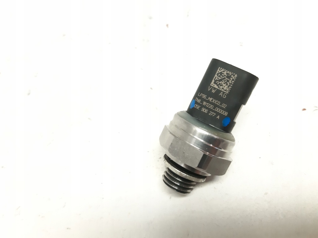 Датчик тиску оливи vw 1.0 tsi dla 05e906277a в Україні