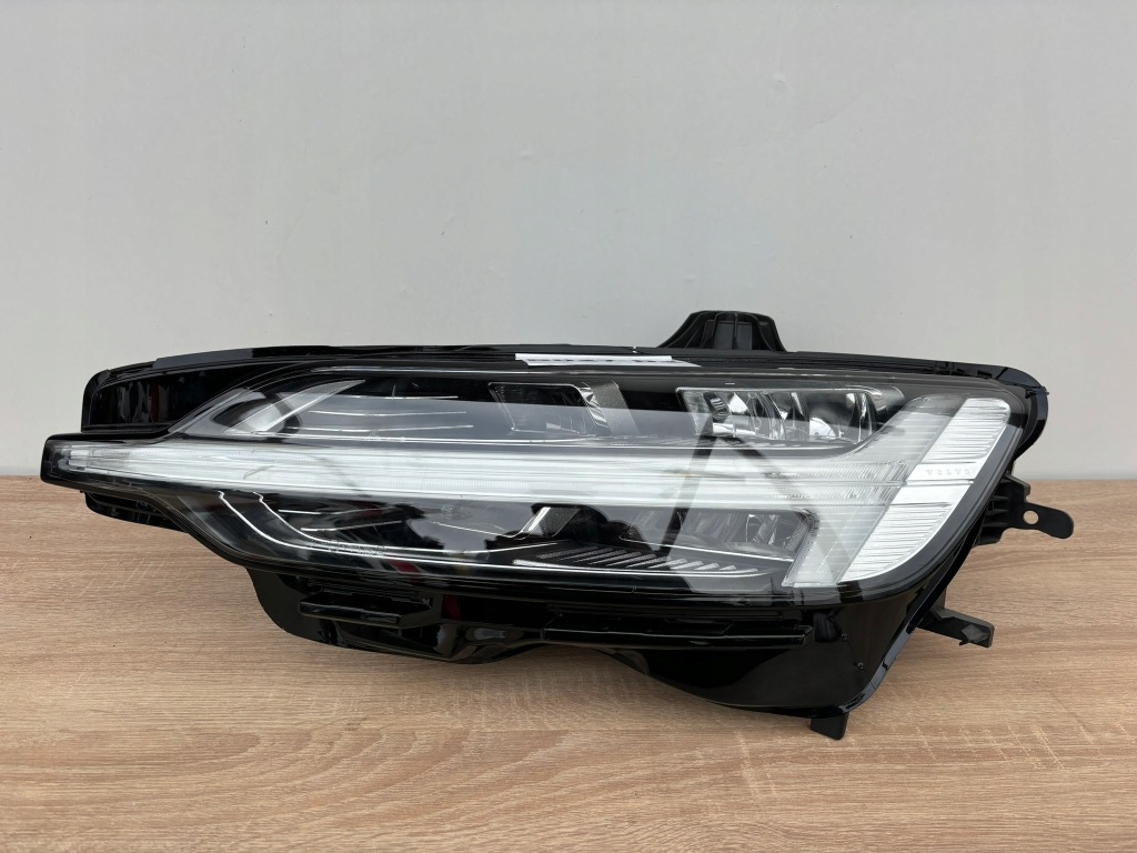 Volvo s60 v60 17-21 год левая фара перед full led mid комплектная d027dz Цена