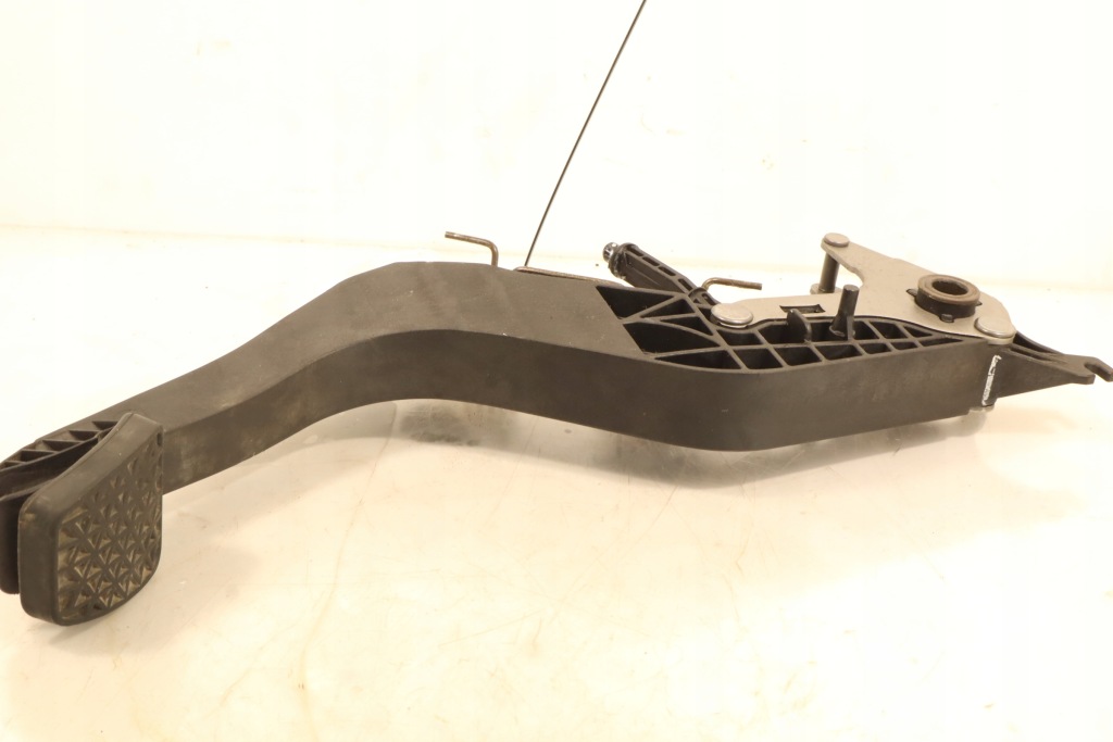 Педаль сцепления opel astra k 1.6cdti d2xxlhd Недорого