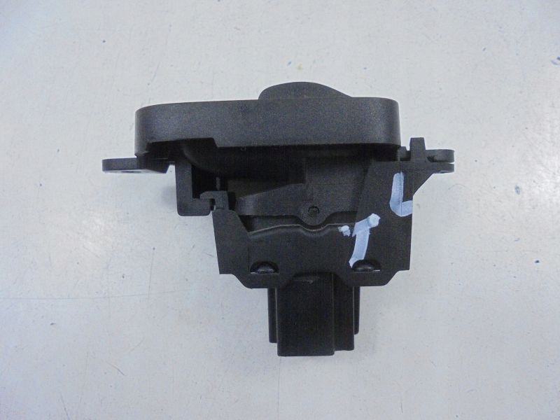 фото №9, Volvo v50 выключатель стекло задняя левый 30773217