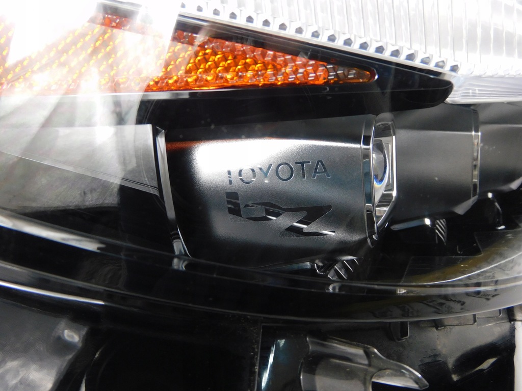фото №16, Toyota bz4x full led лампа правая eu 2024
