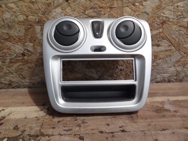 фото №1, Dacia lodgy 2013 рамка радио воздуховод оригинал