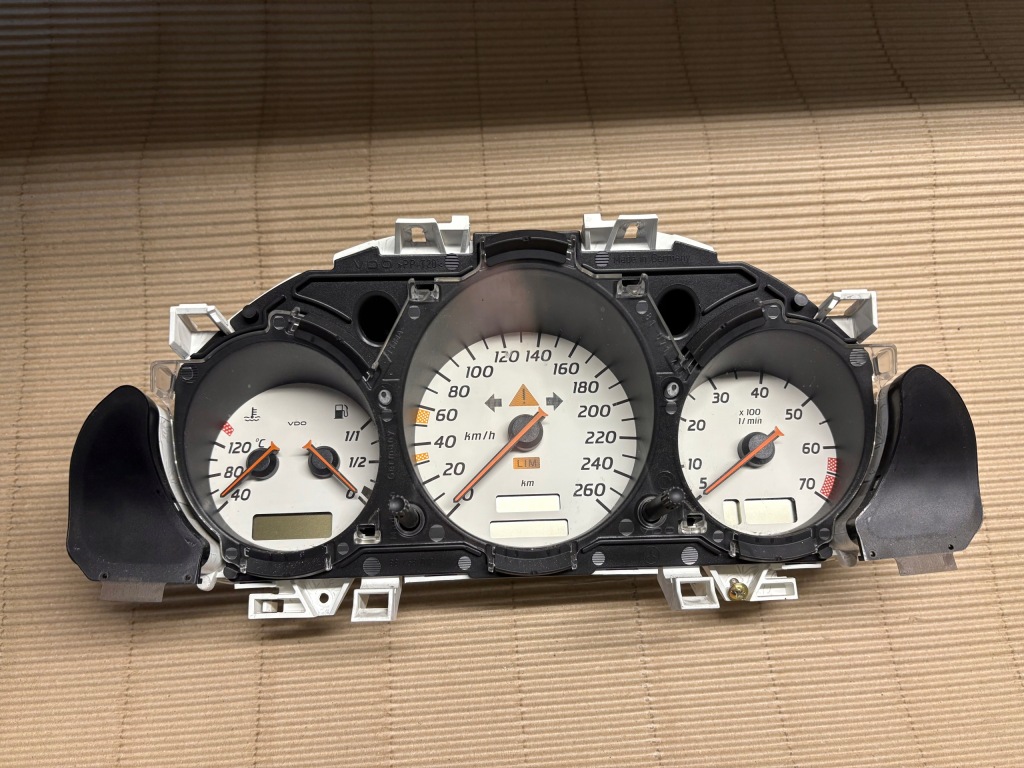 фото №1, Счетчик приборы mercedes slk r170