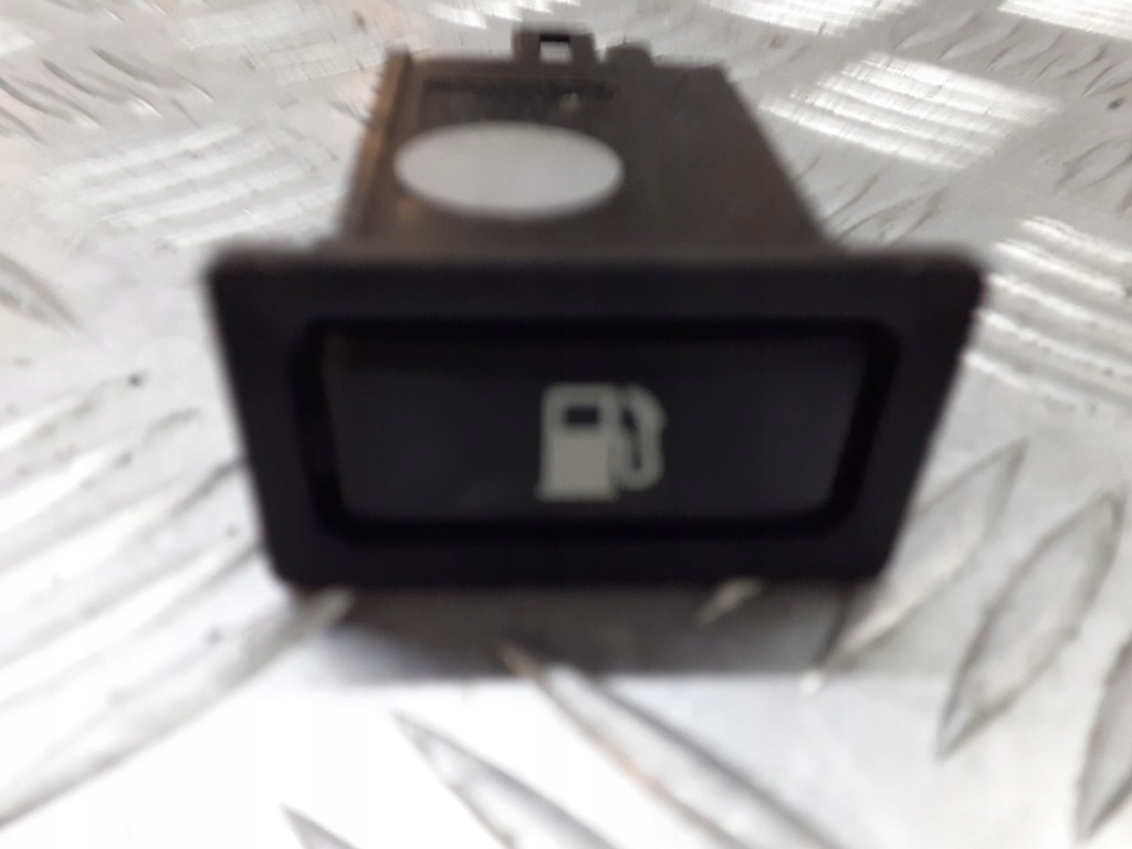 фото №1, Кнопка крышка топлива toyota avensis t25