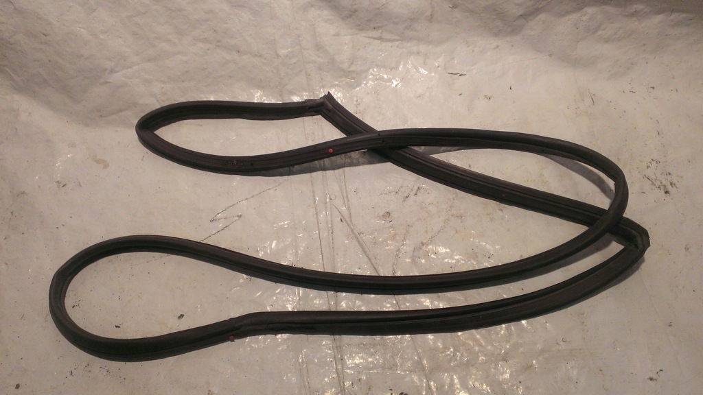 фото №1, Прокладка двері права перед volvo s40