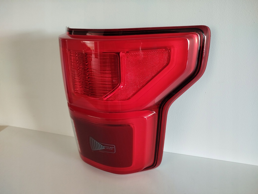 фото №1, Лампа правая задняя ford f150 lift 2015-2020 blis радар слепая зона spot ładna usa