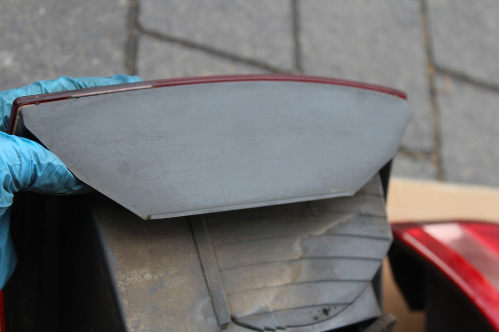 фото №7, Лампа левая задняя задняя avensis verso