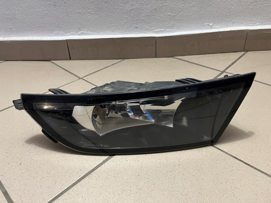 фото №1, Skoda fabia iii 3 6v0 лампа противотуманная фара левый