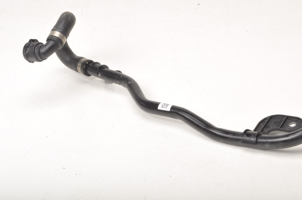 Bmw i4 g26 edrive40 труба шланг води 23r 9475680 Доставка