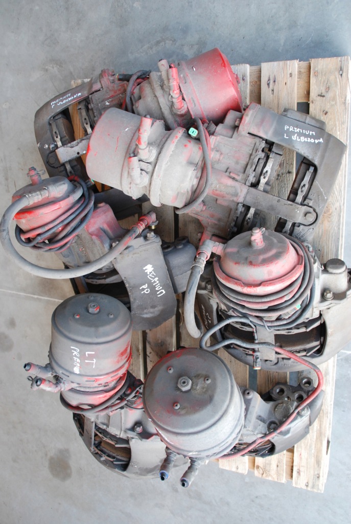 Суппорт тормозной перед задний  pomocnik premium dxi 13 Недорого