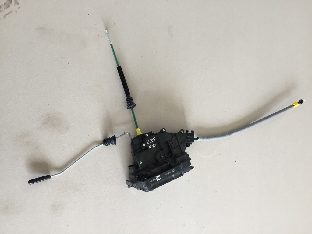 фото №1, Mercedes w205 замок дверь правый перед europa