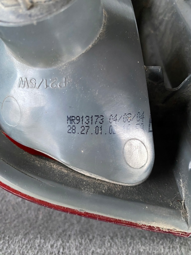 фото №16, Лампа левый задняя mitsubishi space star i lift + вкладыш - mr913173