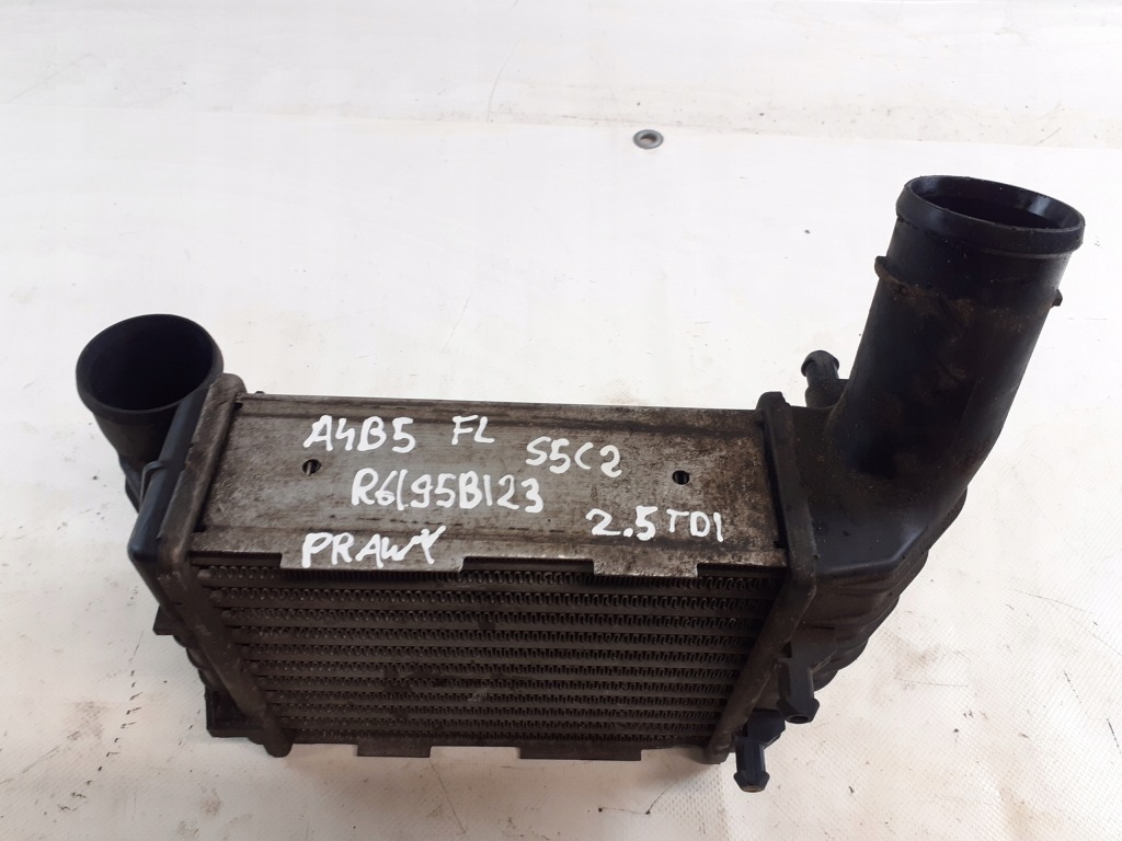 Купити Audi a4 b5 2.5 tdi інтеркулер правий