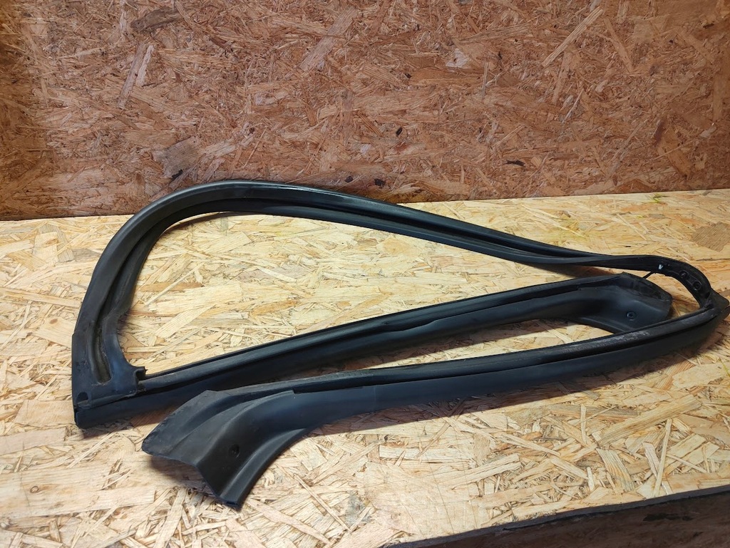 фото №1, Прокладка рамы крыша перед ford mustang v cabrio 2007