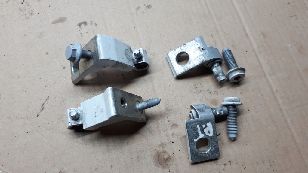 фото №1, A4 b9 8w петля петлі двері правий праве задня ls9r