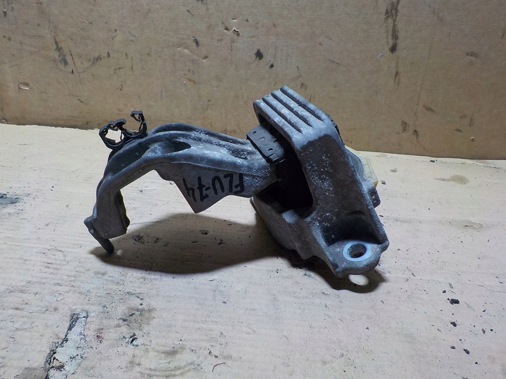 фото №3, Кронштейн подушка двигателя renalut fluence 10r-