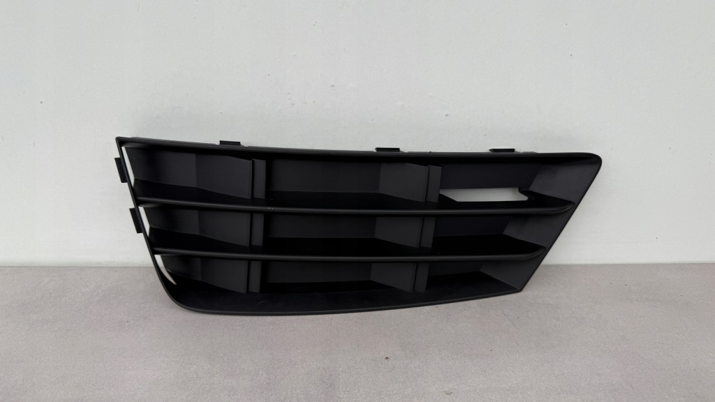 фото №1, Audi a4 s4 b9 левая решётка решётка радиатора заглушка бампера перед 8w0807681b