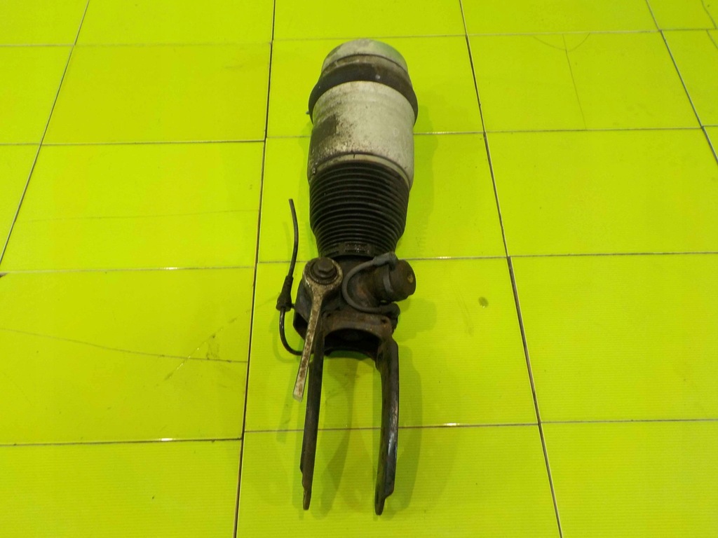 фото №4, Audi q7 4l 3.0 tdi 07r амортизатор пневмоподушка правий перед 7l8616040b