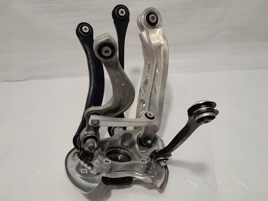 фото №1, Audi q5 ii 80a поворотный кулак ступица рычаг правый задняя 80a505436j