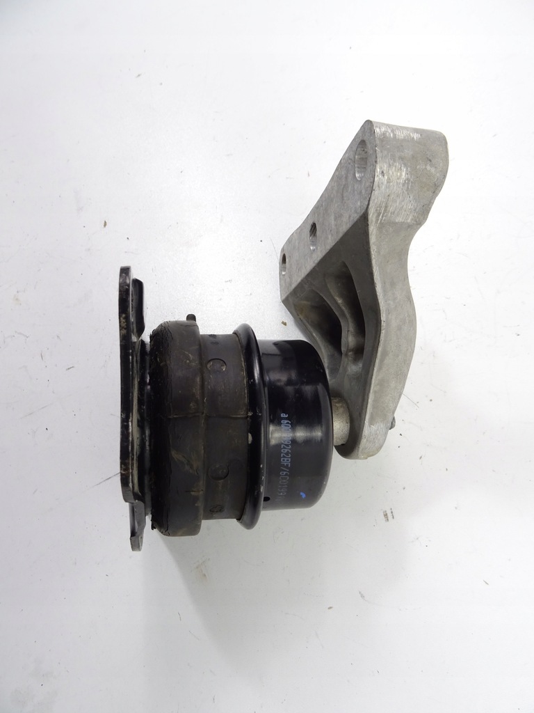 фото №9, Skoda fabia iii кронштейн подушка двигателя 6r0199185a