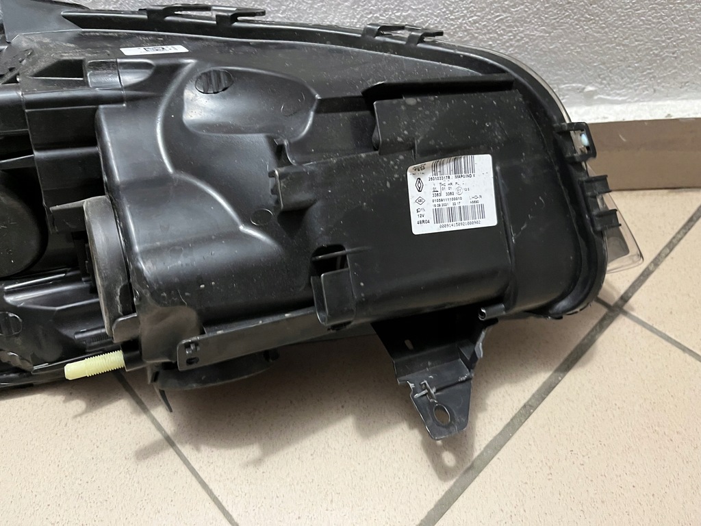 фото №12, Лампа передняя перед правая renault clio iv 4 12- 260103317r