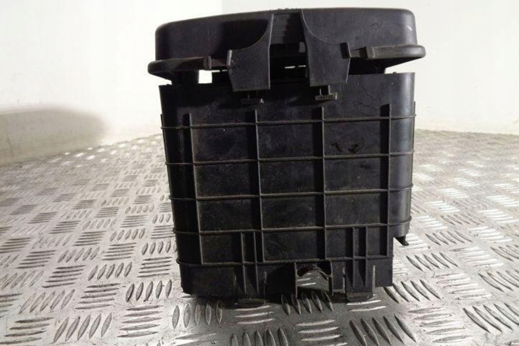 Купить Основание аккумулятор vw passat b7 362 3c0915335 1.97l дизель 103kw 2011