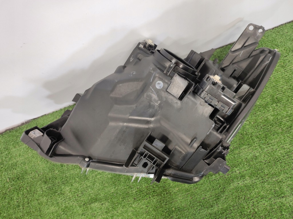 фото №9, Лампа перед правая mazda 2 dj db5j-51030 europa