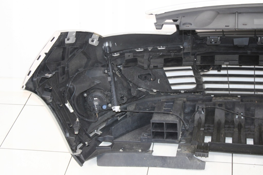 фото №14, Renault scenic iii 09r- бампер перед передній омивачі pdc ted69