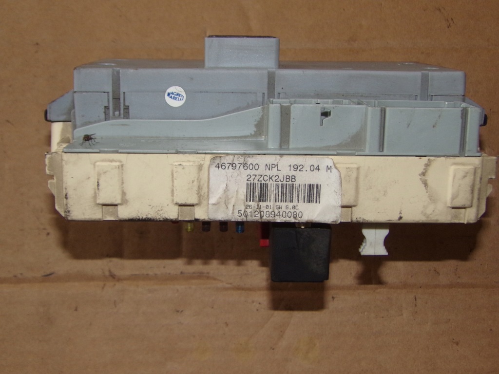 фото №3, Коробка предохранителей 46797600 fiat stilo
