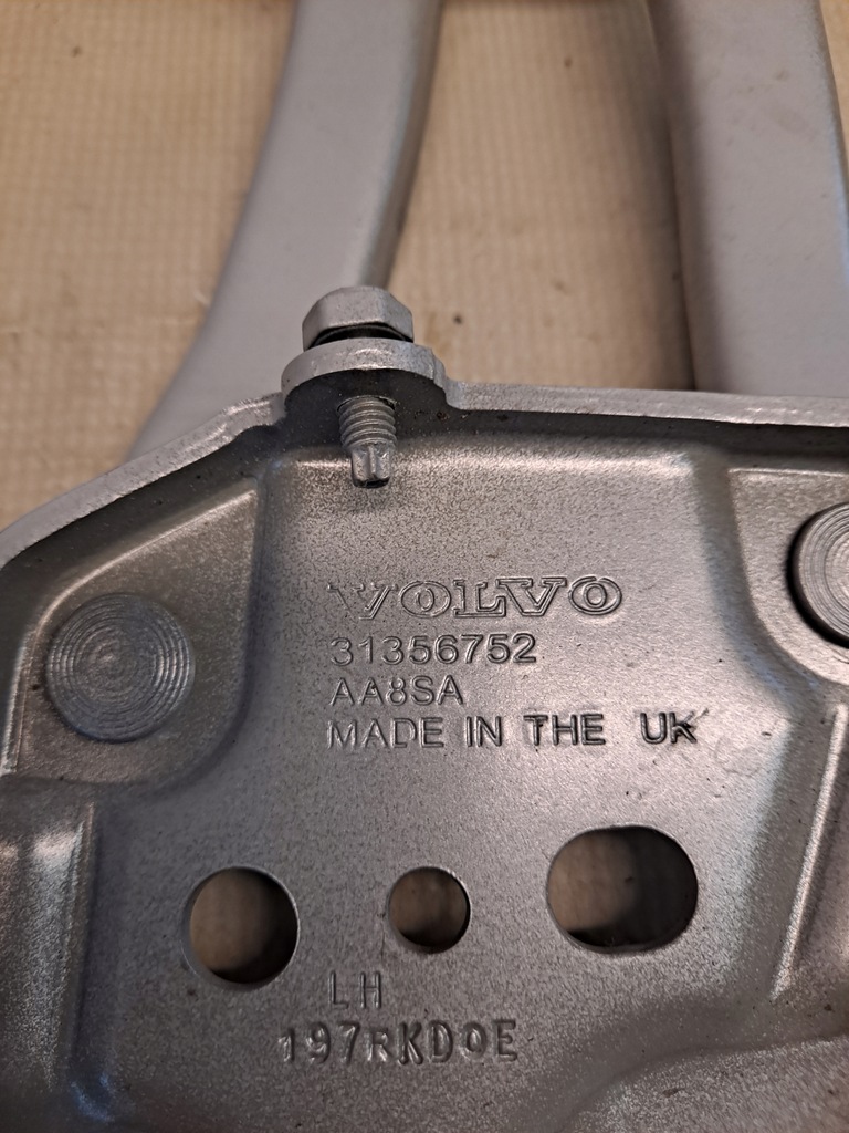 фото №7, Петля петлі капот volvo xc40 31356752 31356753