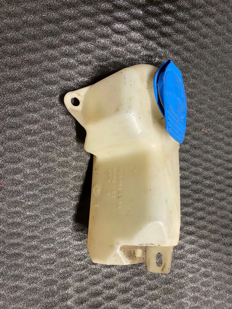 фото №1, Заливная горловина жидкость do омывателя audi a4 b6 8e0955453k