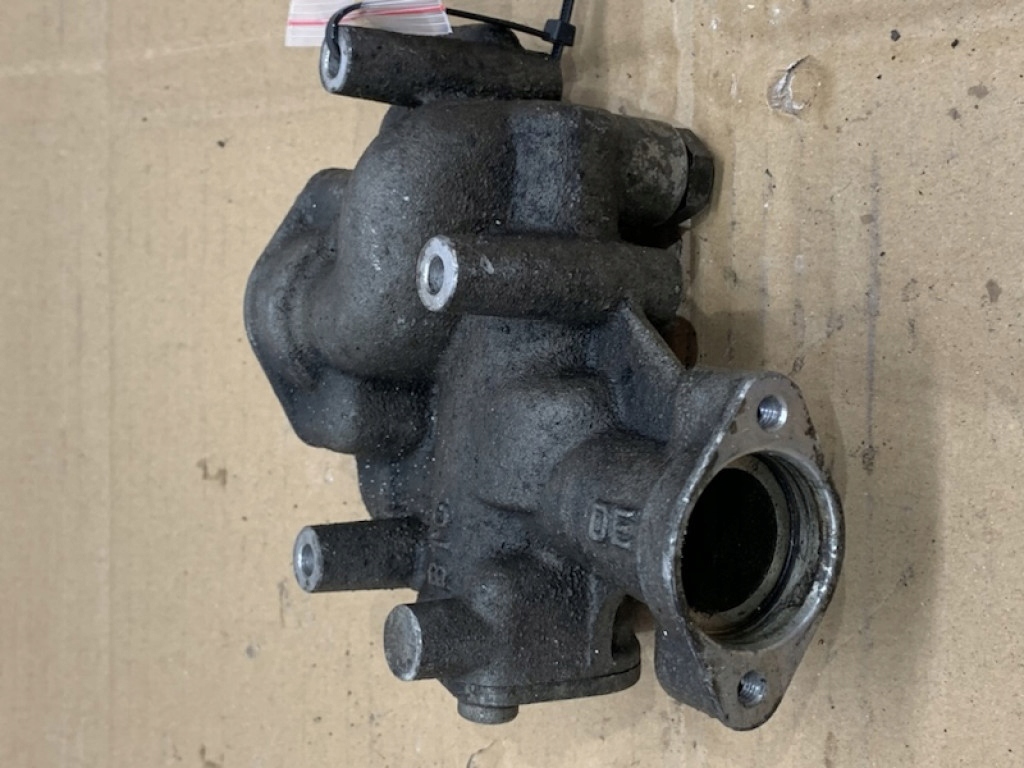 фото №1, Rs6 c6 5.0 tfsi 4f0115201b термостат корпус