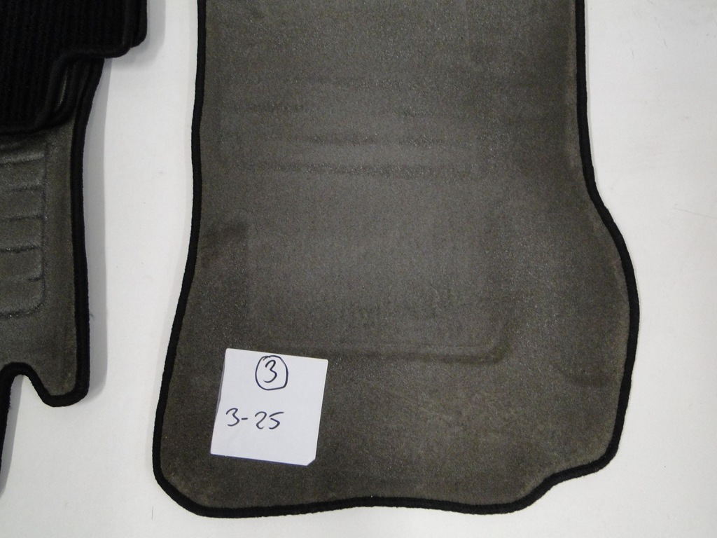 фото №12, Mercedes коврики велюровые обшивка комплект clk 209 c209 coupe w209