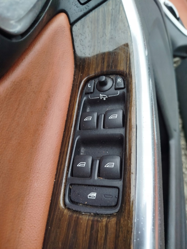 фото №9, Обшивки дверь обивка volvo s60 t5