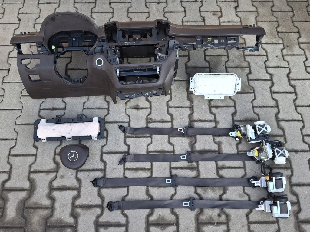 фото №1, Mercedes gle w166 приборная панель консоль приборная панель подушка безопасности ремни кожа коричневый