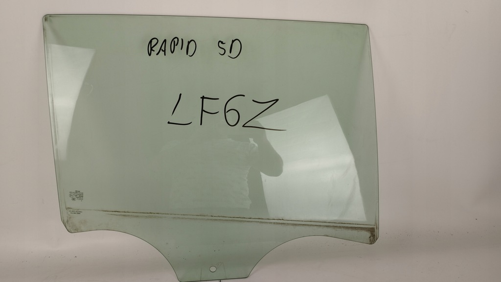 фото №1, Стекло боковая дверь правый задняя skoda rapid spacback 5jj845206a 2014r