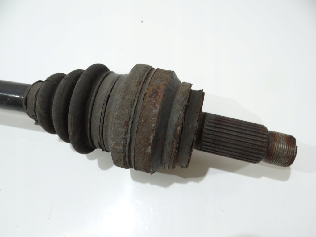 Приводной вал правый  задняя bmw x3 f25 n47 x drive 7598038 механическая коробка передач с Разборки