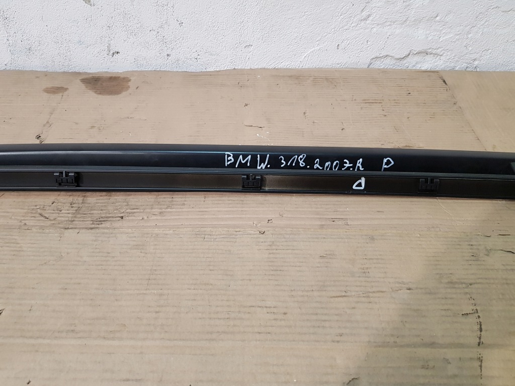 Рейлінг даховий правий bmw e91 Недорого