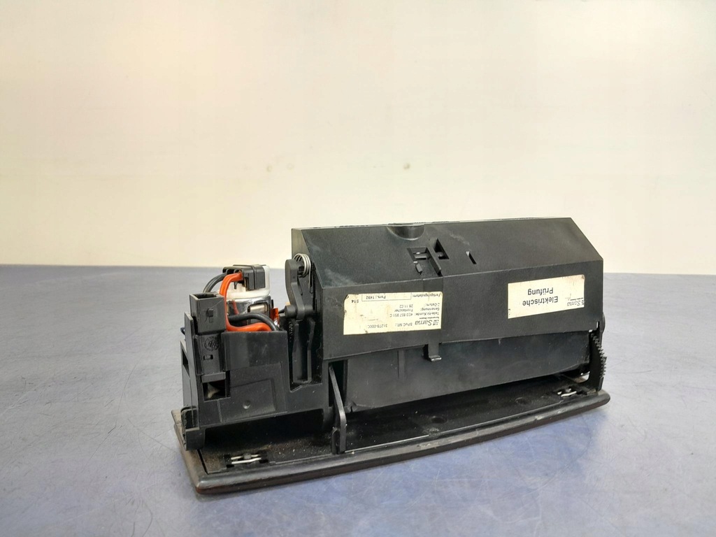 фото №5, Audi a8 d3 lift пепельница 4e0857951c