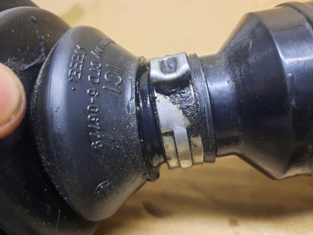 Приводной вал правая vw golf v 1.4 tsi blg jcq 1k0407272jr в Украине