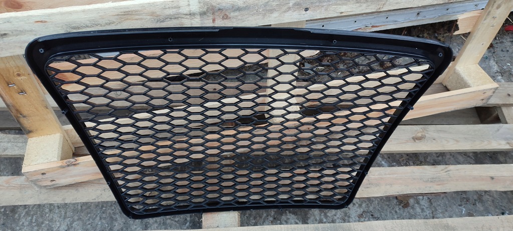 фото №7, Решётка радиатора решётка радиатора audi a6 c6 2008-2011 rs6 lift plaster соты bez крепления