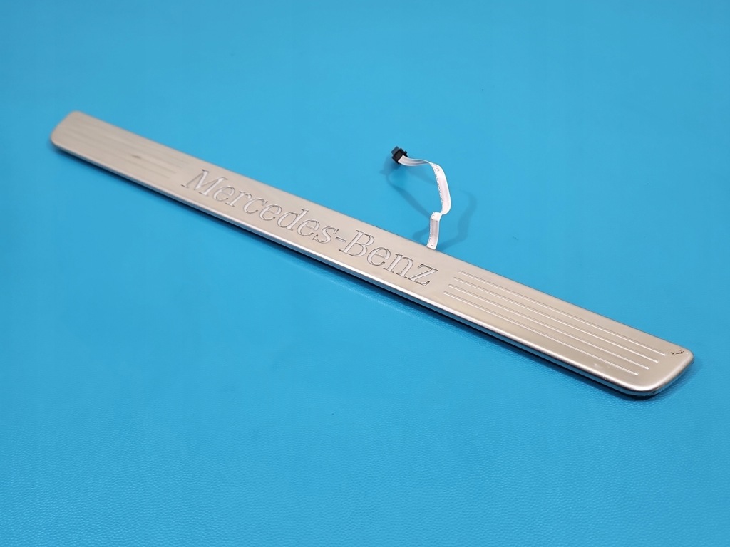 Купить Молдинг порог правый  порог накладка mercedes w176 a2466805400