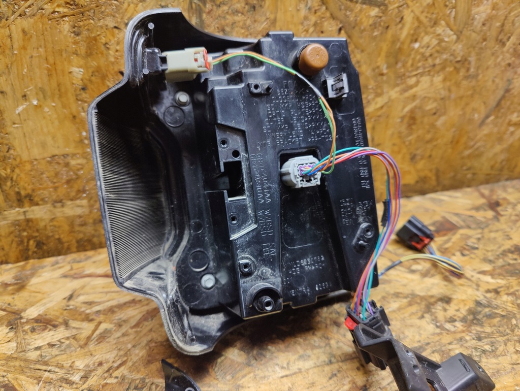 фото №9, Лампа правая задняя задняя jeep wrangler europa