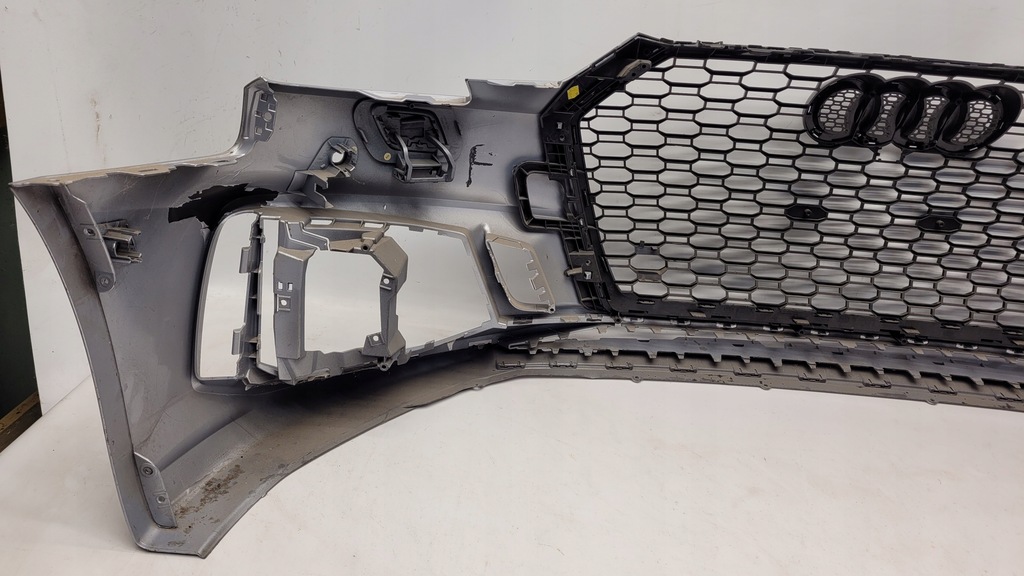 фото №9, Audi rs4 8w0 18r- бампер oryg.